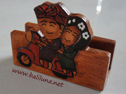 Souvenir Pernikahan Tradisional, Tempat Kartu Nama Etnik desain Pengantin Tradisional Adat Bali naik vespa